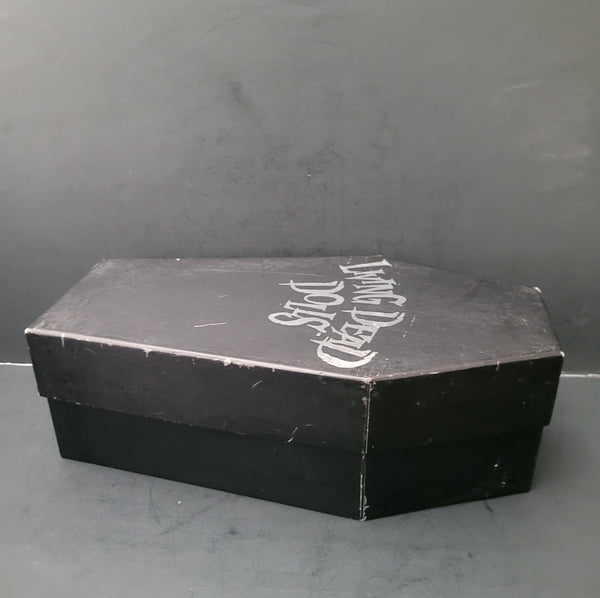 Living Dead Doll, Hush.